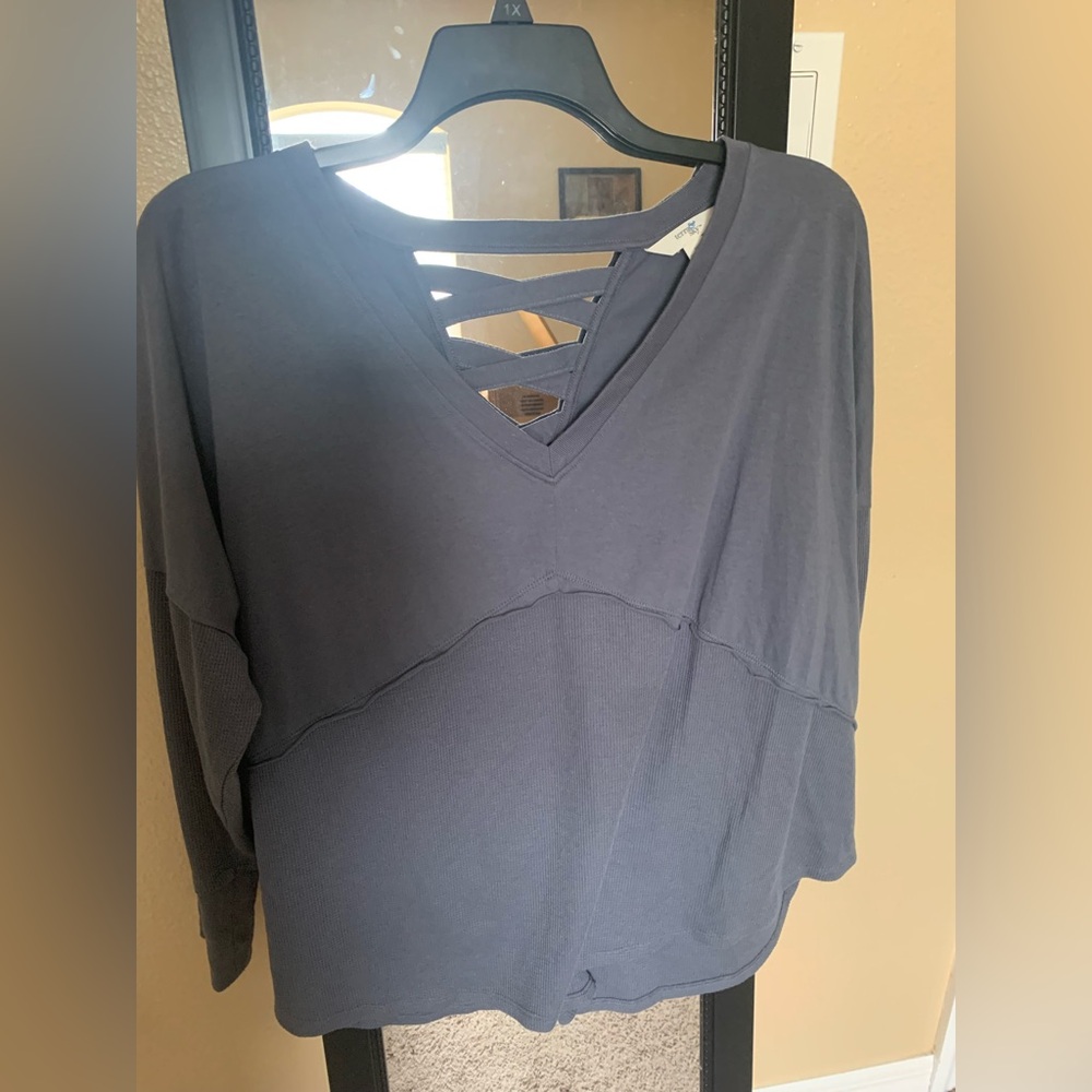 Terra & Sky Women's Slate V-Neck